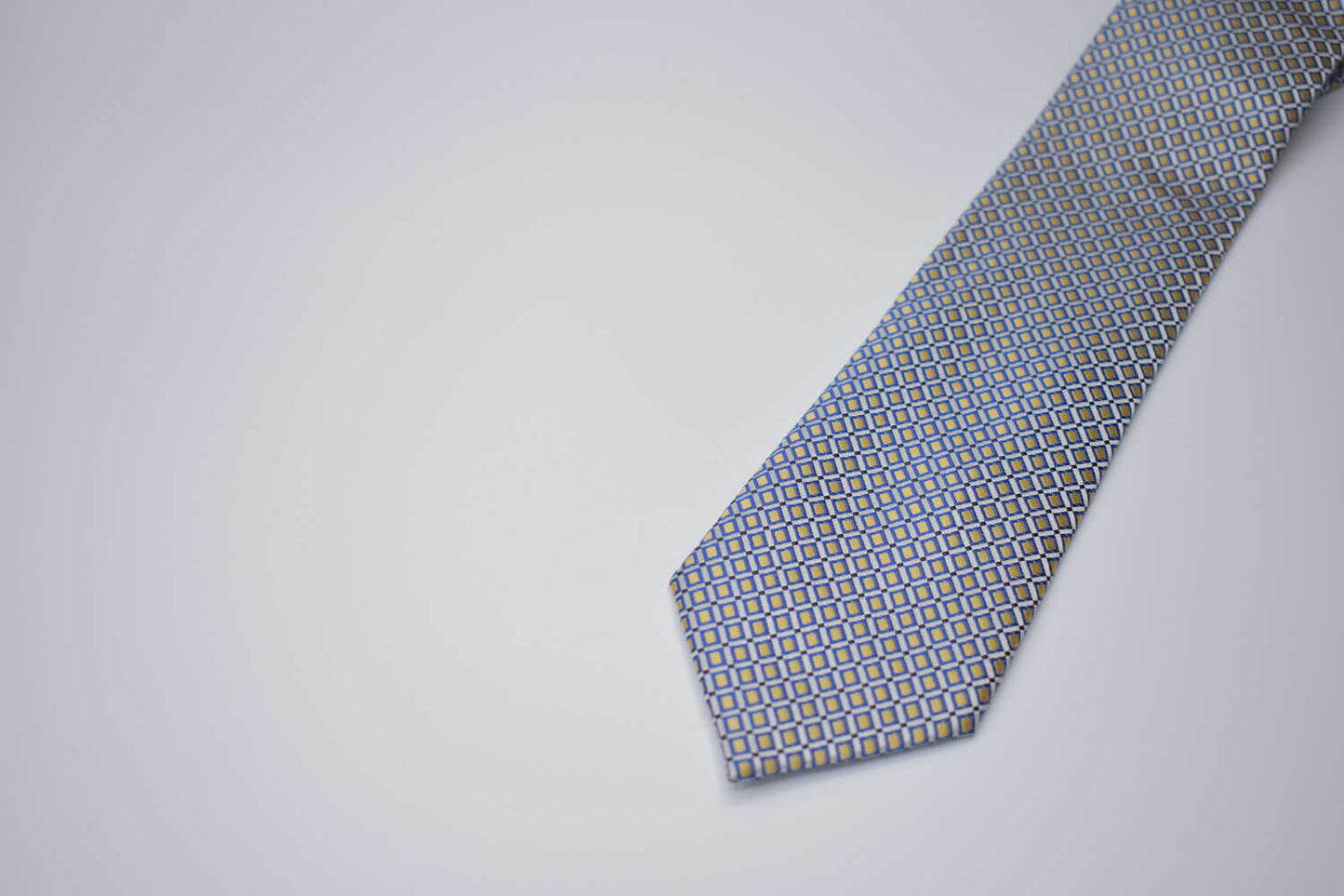 Corbata detalle rombos