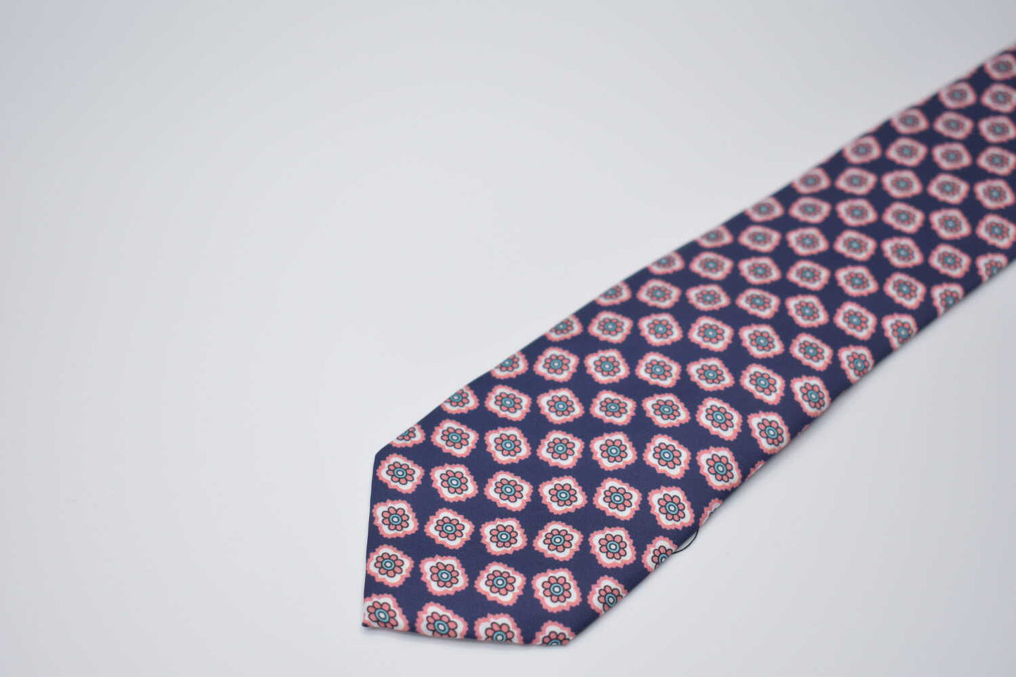 Corbata diseño floral